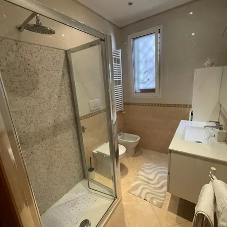 Intero Cinecitta Apartmán *